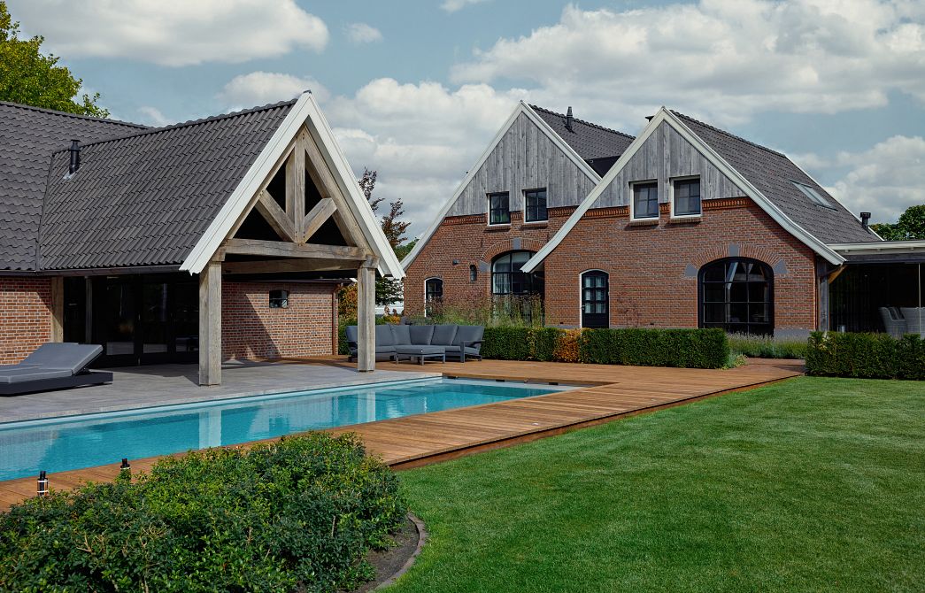 Millboard Coppered Oak